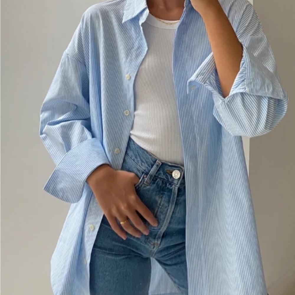 Charli - Tila Boyfriend Shirt